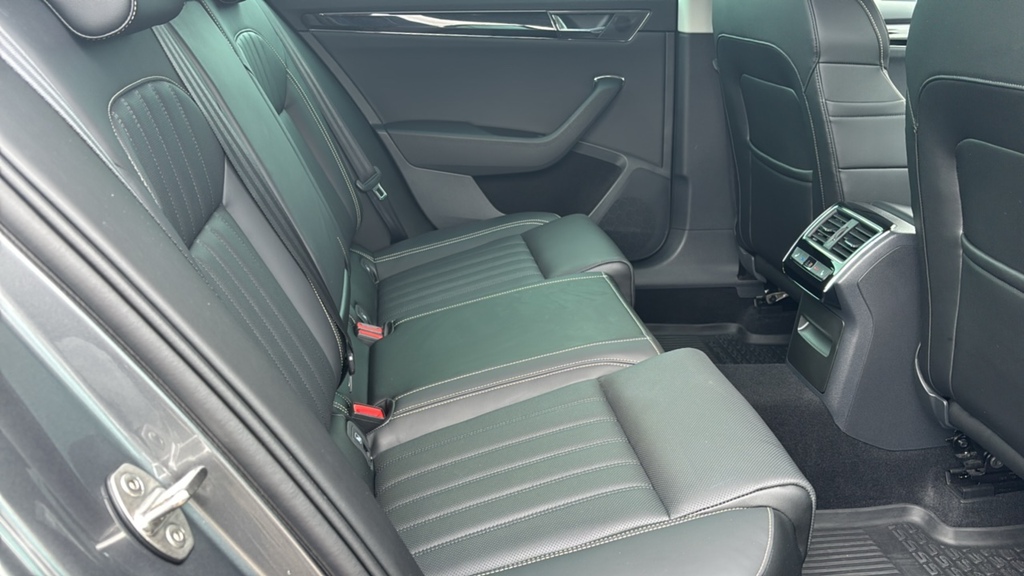 Skoda Superb 2L Se Black #21