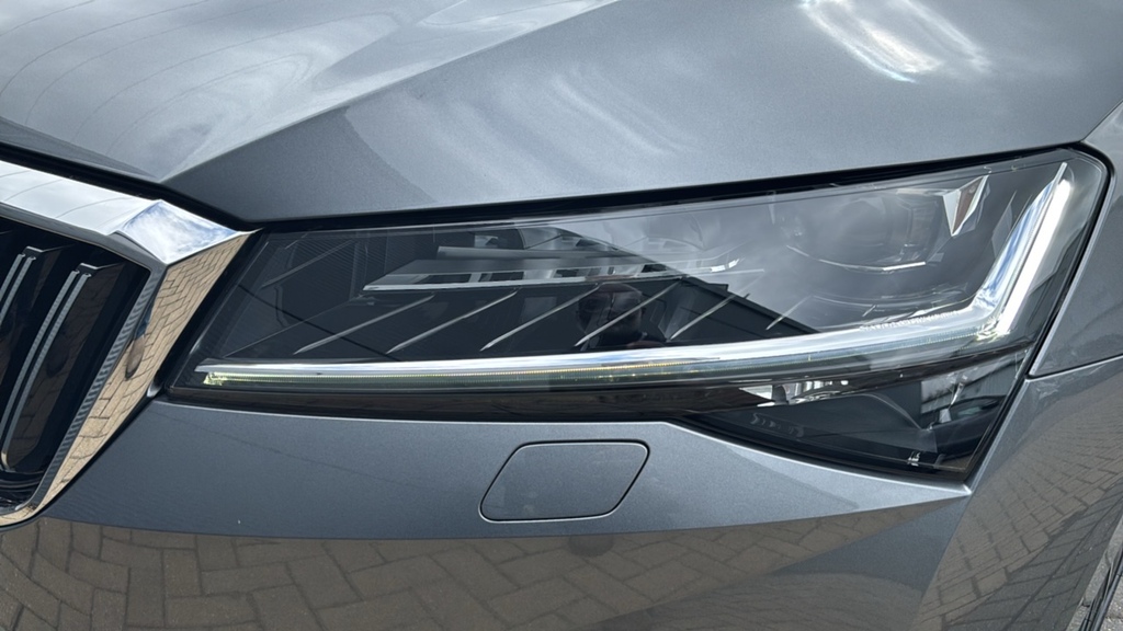 Skoda Superb 2L Se Black #12