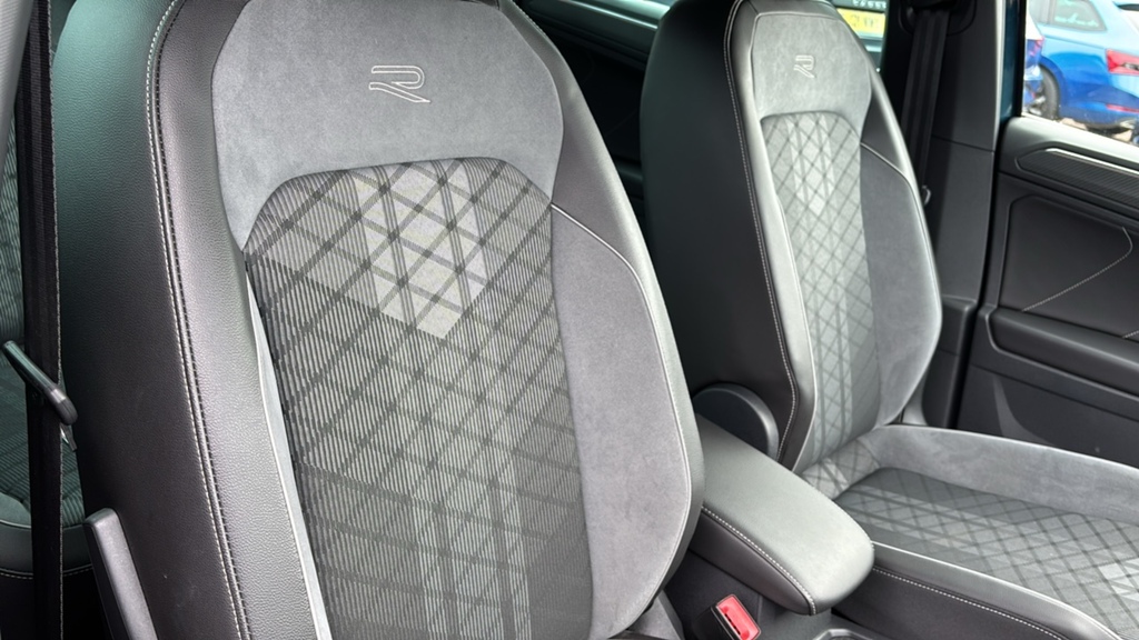 Volkswagen Tiguan Active Grey #16