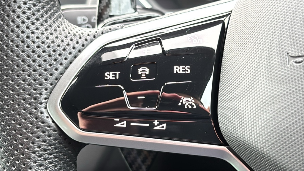 Volkswagen Tiguan Active Grey #26