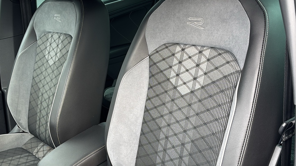 Volkswagen Tiguan Active Grey #15