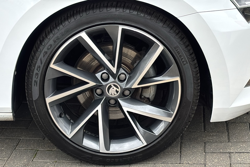 Skoda Superb 1.4 Tsi 150 Sport Line Dsg 150 Ps White #5