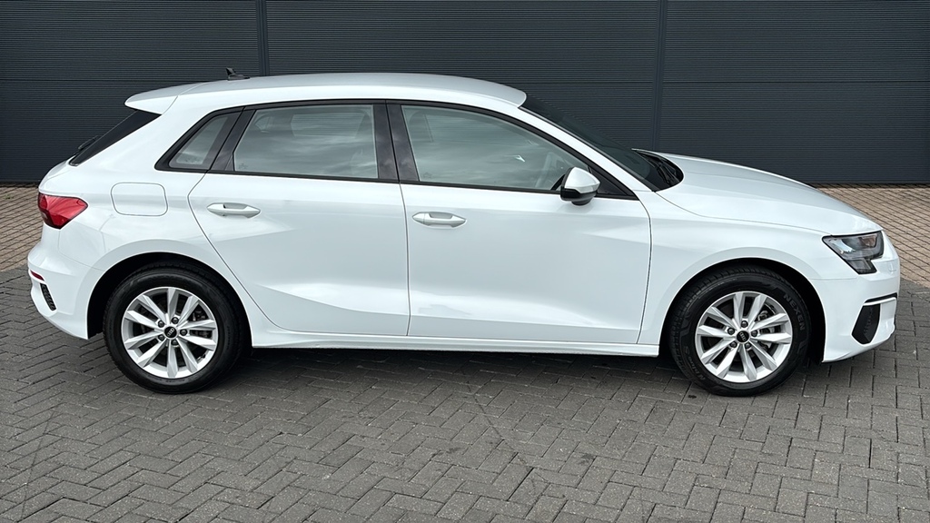 Audi A3 35 Tfsi Technik S Tronic 150 Ps White #4