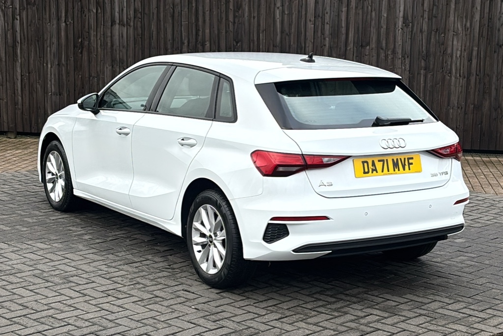 Audi A3 35 Tfsi Technik S Tronic 150 Ps White #3