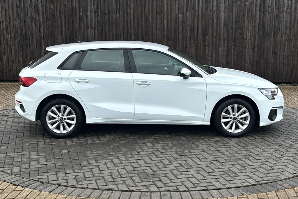 Audi A3 35 Tfsi Technik S Tronic 150 Ps White #4