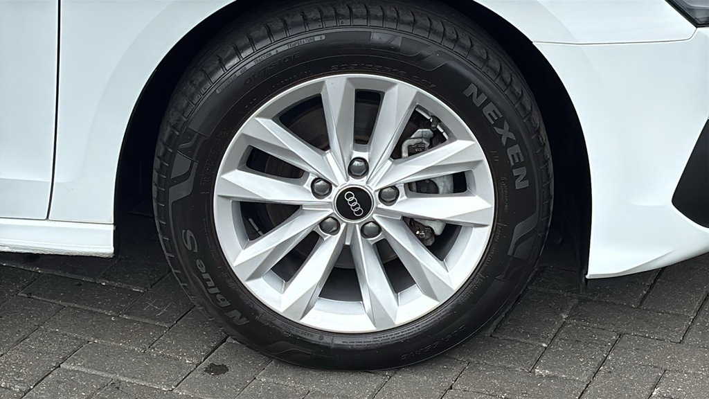 Audi A3 35 Tfsi Technik S Tronic 150 Ps White #5