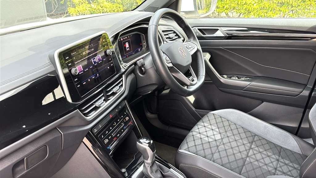 Volkswagen T-Roc 1.5 Tsi R-line Dsg 150 Ps White #2