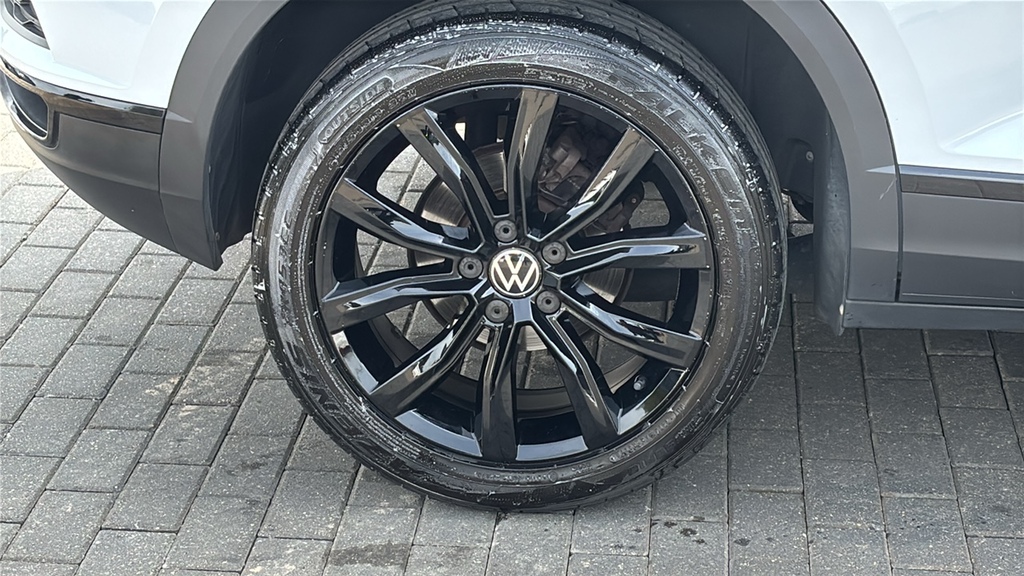 Volkswagen T-Roc 1.5 Tsi Evo Black Edition Dsg 150 Ps Silver #5