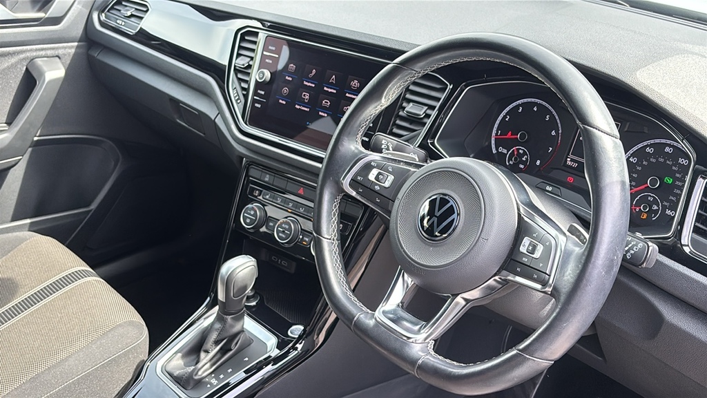 Volkswagen T-Roc 1.5 Tsi Evo Black Edition Dsg 150 Ps Silver #6