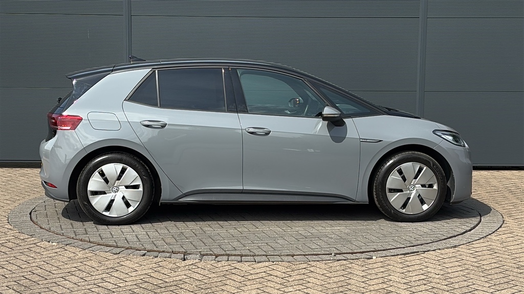 Volkswagen ID.3 107Kw Family Pro 58Kwh 145 Ps Grey #4