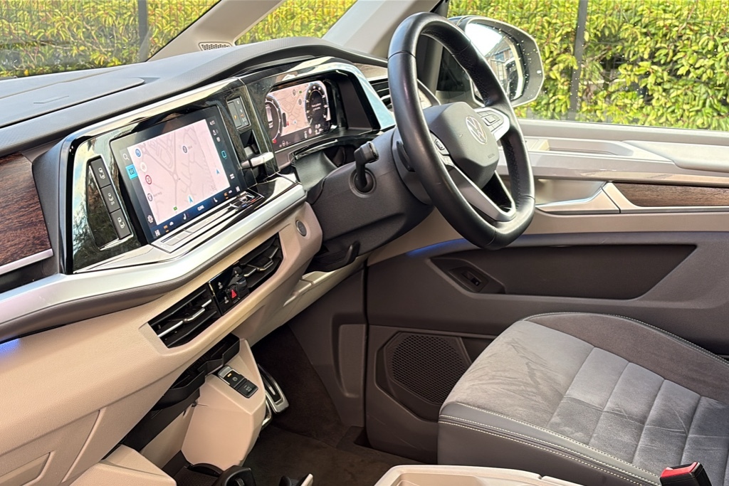 Volkswagen Multivan 2.0 Tsi Style Dsg 6 Seat 204 Ps Silver #2
