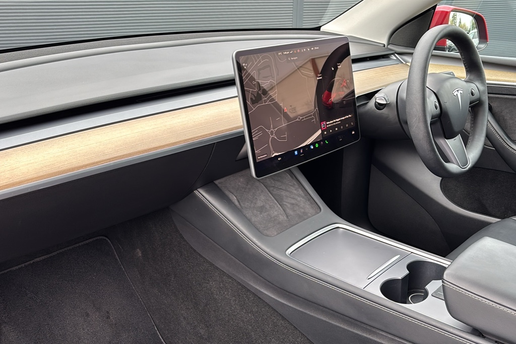 Tesla Model Y Long Range Awd 384 Ps Red #2