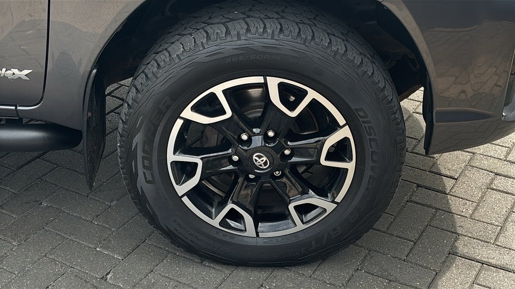 Toyota HILUX Invincible Dcab Pup 2.4 D-4d Lthr 3.5T Tow Grey #5