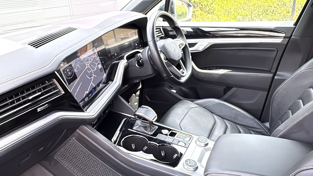 Volkswagen Touareg 3.0 V6 Tdi 4Motion Black Edition Tip 286 Black #2