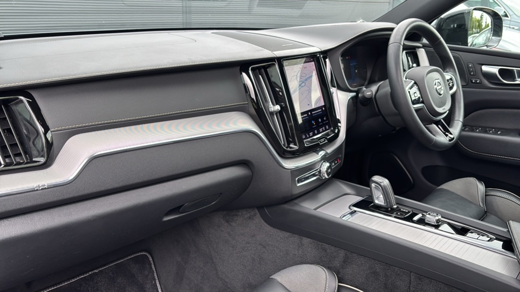 Volvo XC60 2.0 T8 455 Recharge Phev R Design Pro Awd Blue #2