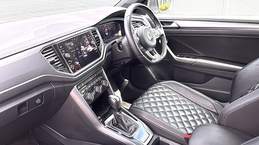 Volkswagen T-Roc 1.5 Tsi R-line Dsg 150 Ps Grey #2
