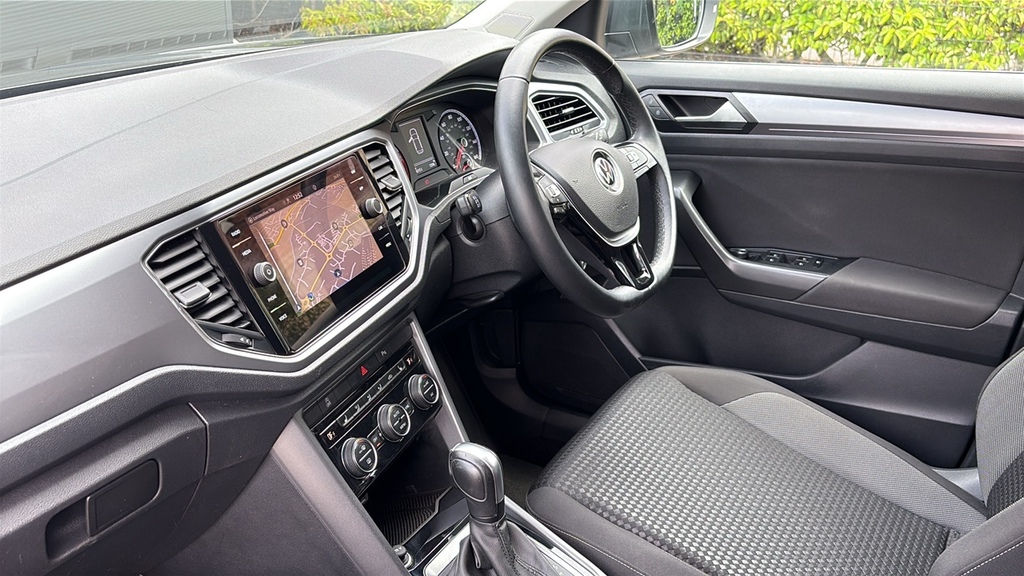 Volkswagen T-Roc 1.5 Tsi Evo Active Dsg 150 Ps Grey #2