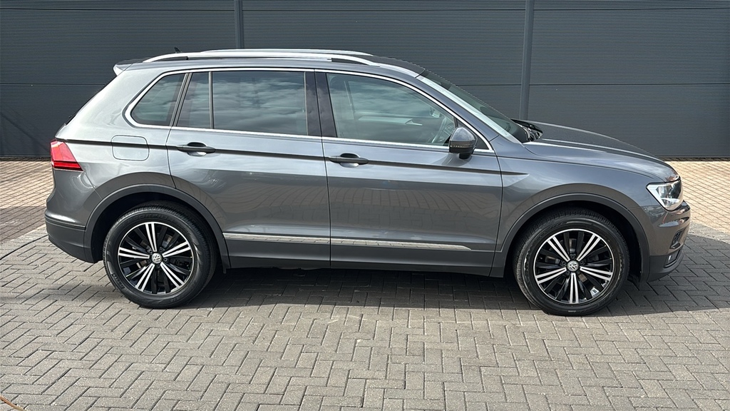Volkswagen Tiguan 2.0 Tdi 150 4Motion Se Nav Dsg 150 Ps SD68ONM Grey #4