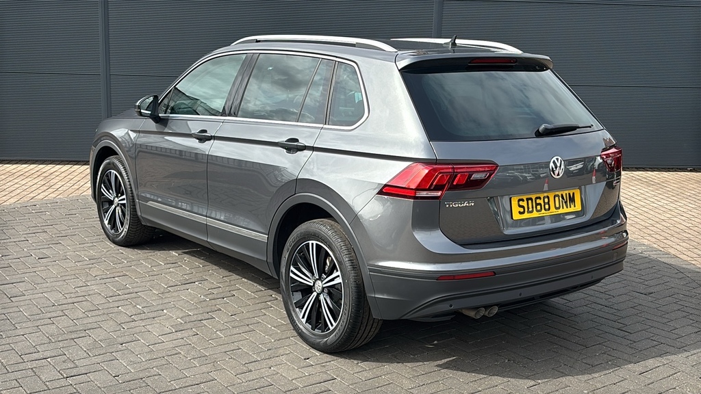 Volkswagen Tiguan 2.0 Tdi 150 4Motion Se Nav Dsg 150 Ps SD68ONM Grey #3