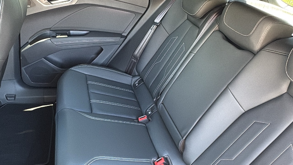 Audi Q4 E Tron 210Kw 45 82Kwh Sport Leather 2026 Grey #8