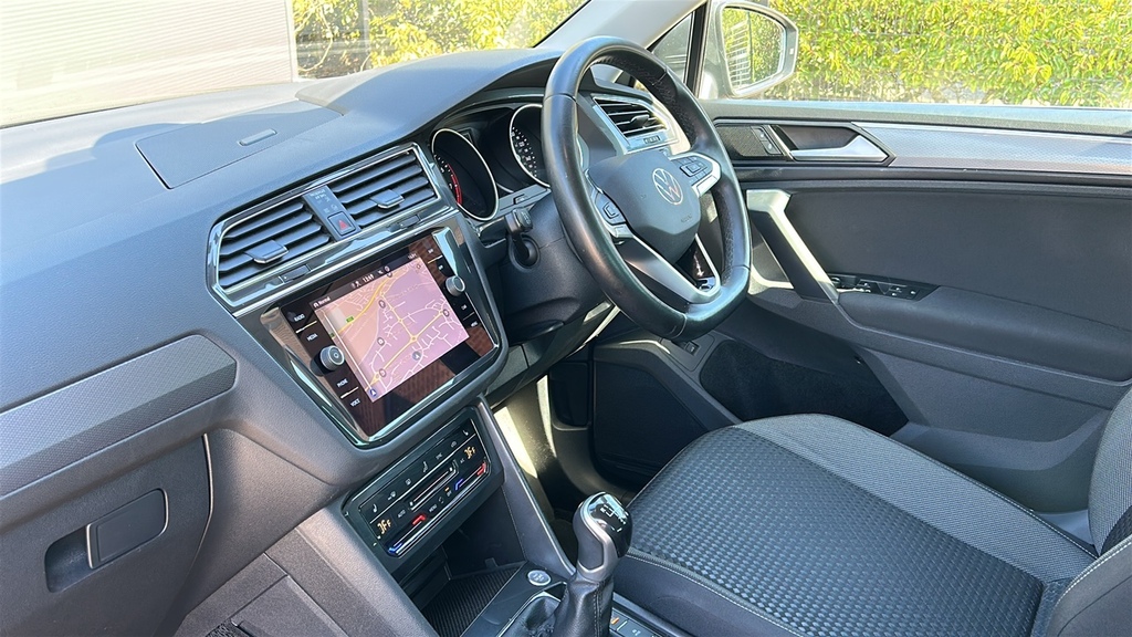 Volkswagen Tiguan 1.5 Tsi Active 130 Ps Grey #2