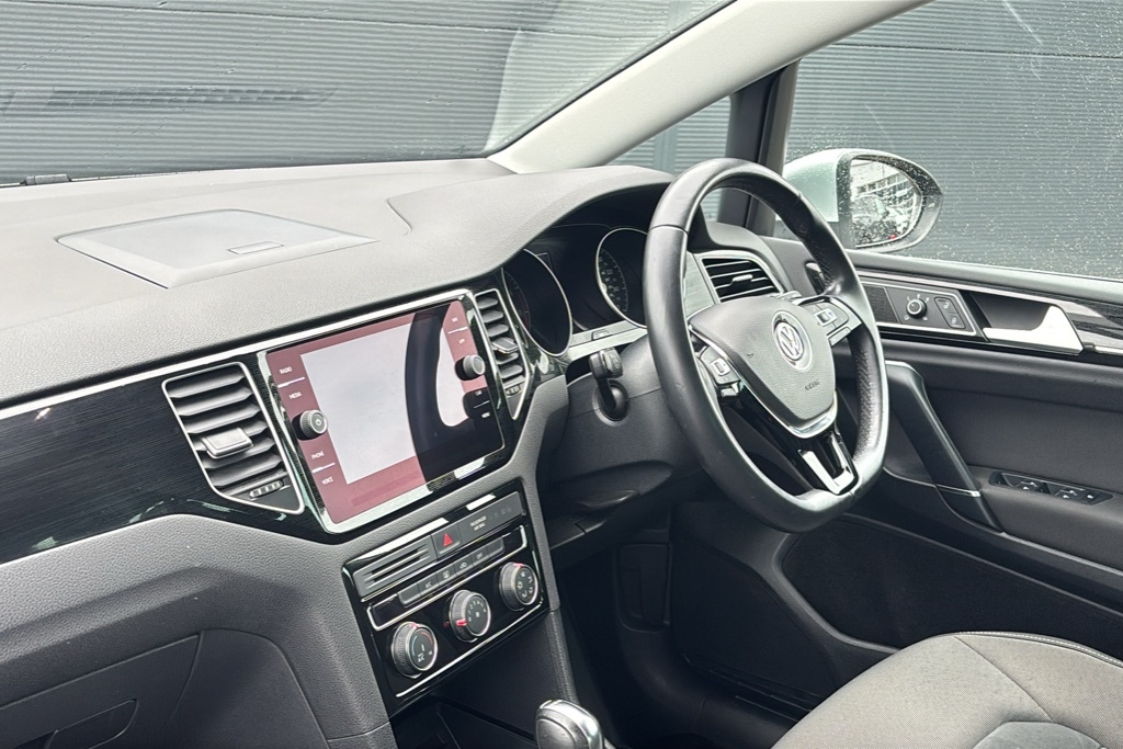 Volkswagen Golf 1.5 Tsi Evo 150 Gt Dsg 150 Ps FL19XRK Silver #2
