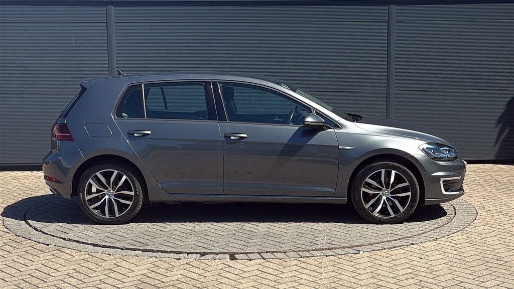 Volkswagen e-Golf 99Kw E-golf 35Kwh 135 Ps Grey #4