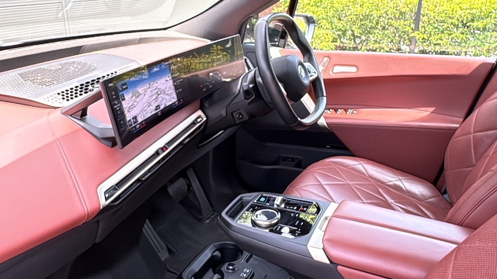 BMW iX 240Kw Xdrive40 M Sport 76.6Kwh 0 Ps Black #2