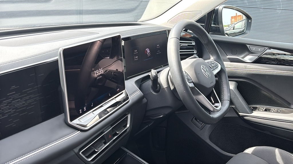 Volkswagen Tiguan 1.5 Etsi 150 Elegance Dsg 0 Ps Black #2