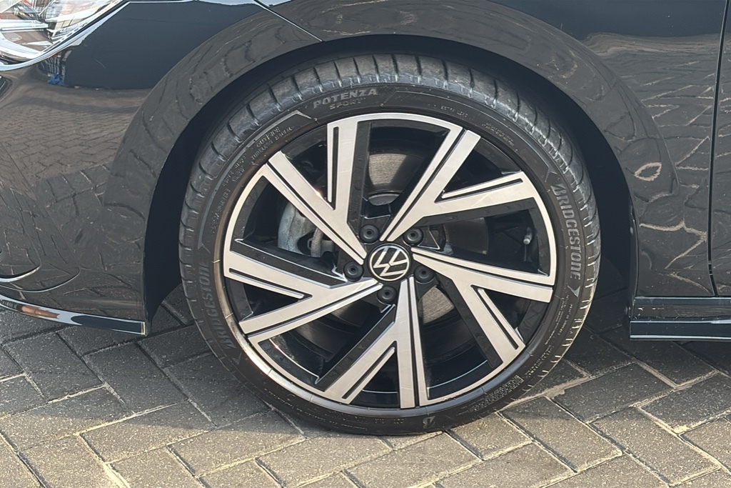 Volkswagen Golf 2.0 Tdi 150 R-line Dsg 0 Ps Black #5