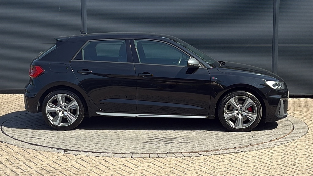Audi A1 40 Tfsi S Line Competition S Tronic 0 Ps Black #4