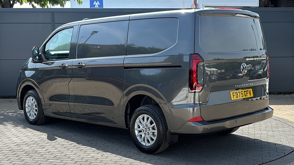 Volkswagen Transporter 2.0 Tdi 150 Commerce Pro Van 4Motion 150 Ps Grey #3