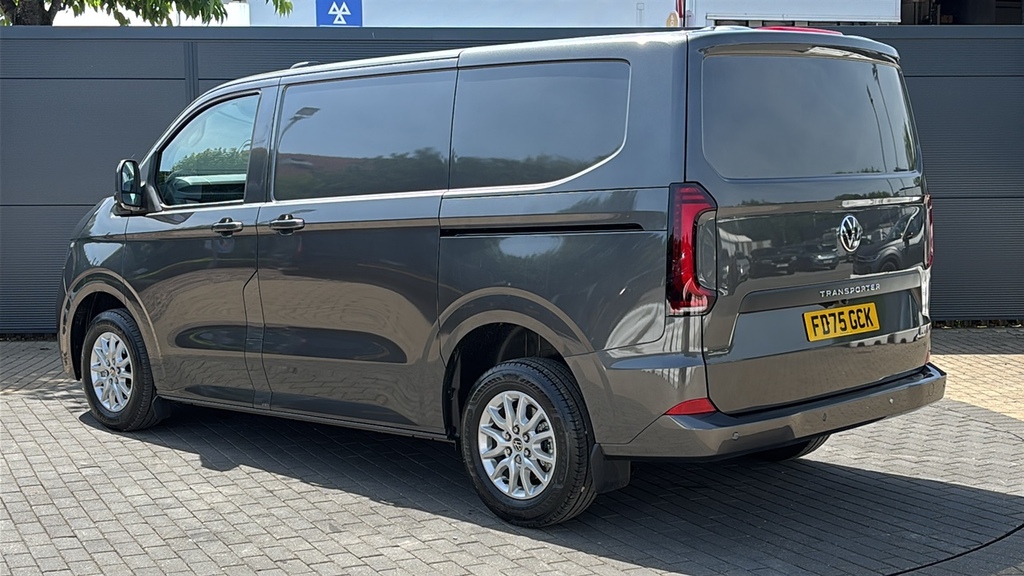 Volkswagen Transporter 2.0 Tdi 150 Commerce Pro Van 4Motion 150 Ps Grey #3