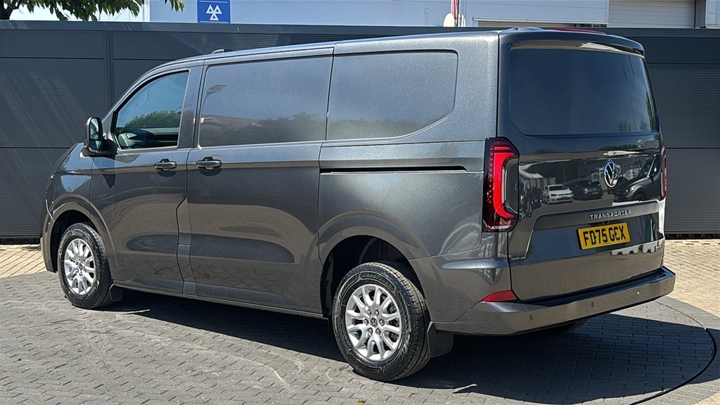 Volkswagen Transporter 2.0 Tdi 150 Commerce Pro Van 4Motion 150 Ps Grey #3