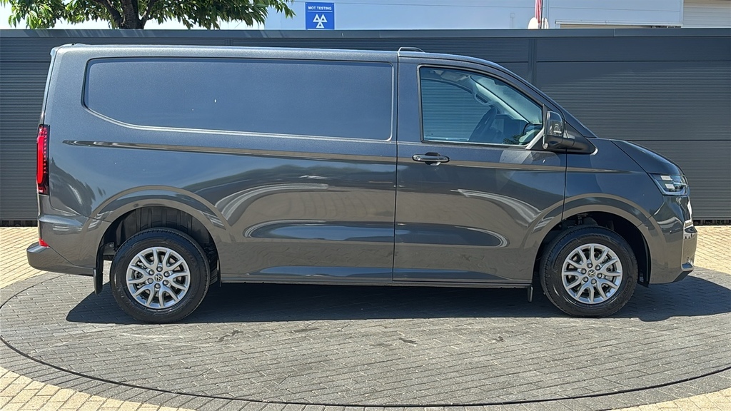 Volkswagen Transporter 2.0 Tdi 150 Commerce Pro Van 4Motion 150 Ps Grey #4