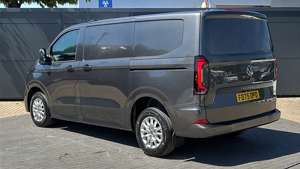 Volkswagen Transporter 2.0 Tdi 150 Commerce Pro Van 4Motion 150 Ps Grey #3