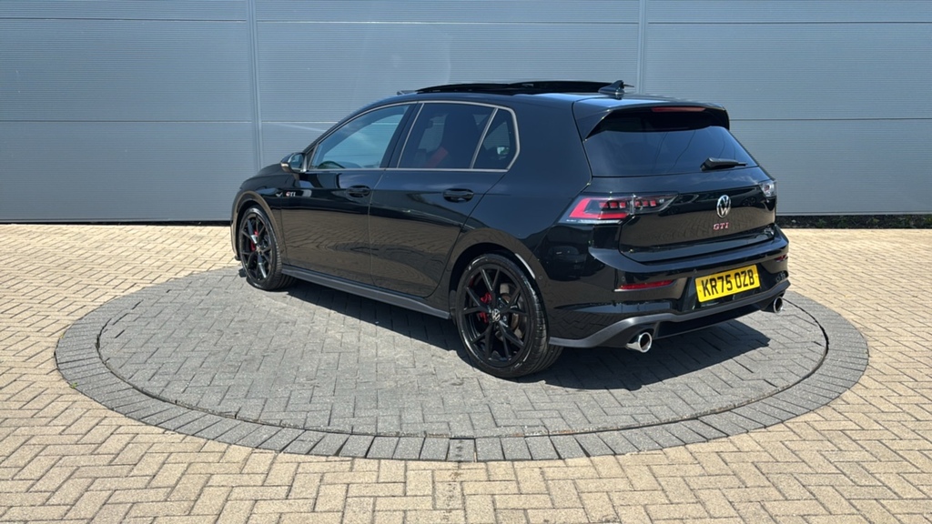Volkswagen Golf 2.0 Tsi 265 Gti Dsg 265 Ps Black #3