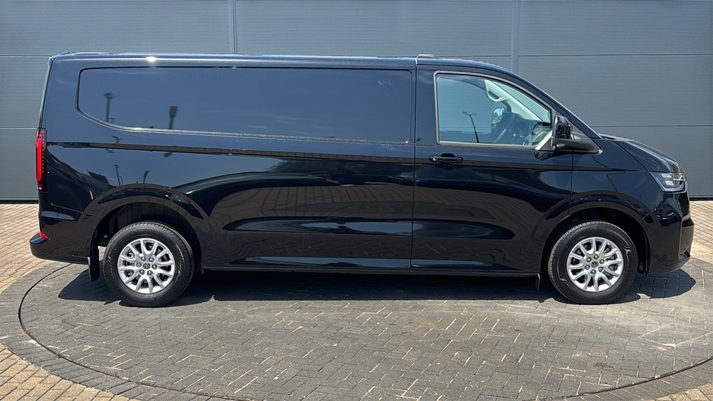Volkswagen Transporter 2.0 Tdi 150 Commerce Pro Van 4Motion 150 Ps Black #4
