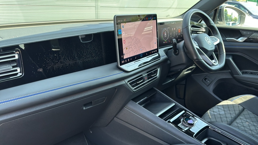 Volkswagen Tiguan 1.5 Tsi Ehybrid R-line Dsg 204 Ps White #2