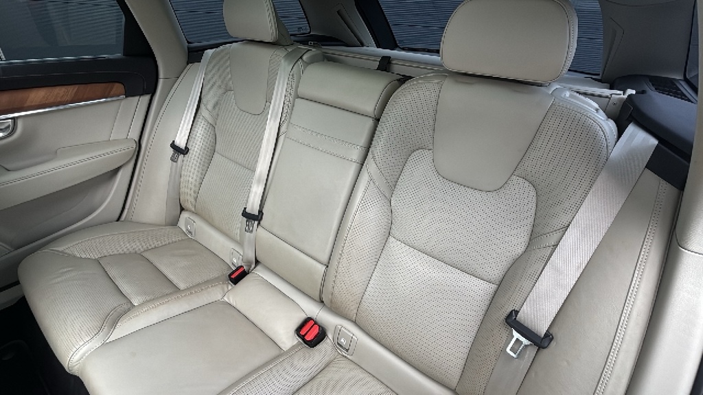 Volvo V90 D4 R-design Plus Black #11