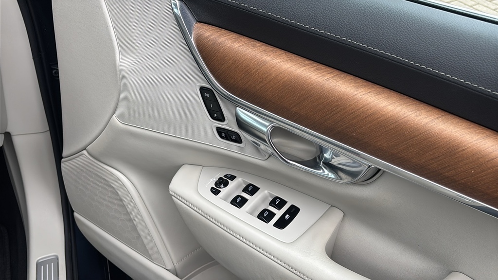 Volvo V90 D4 R-design Plus Black #16