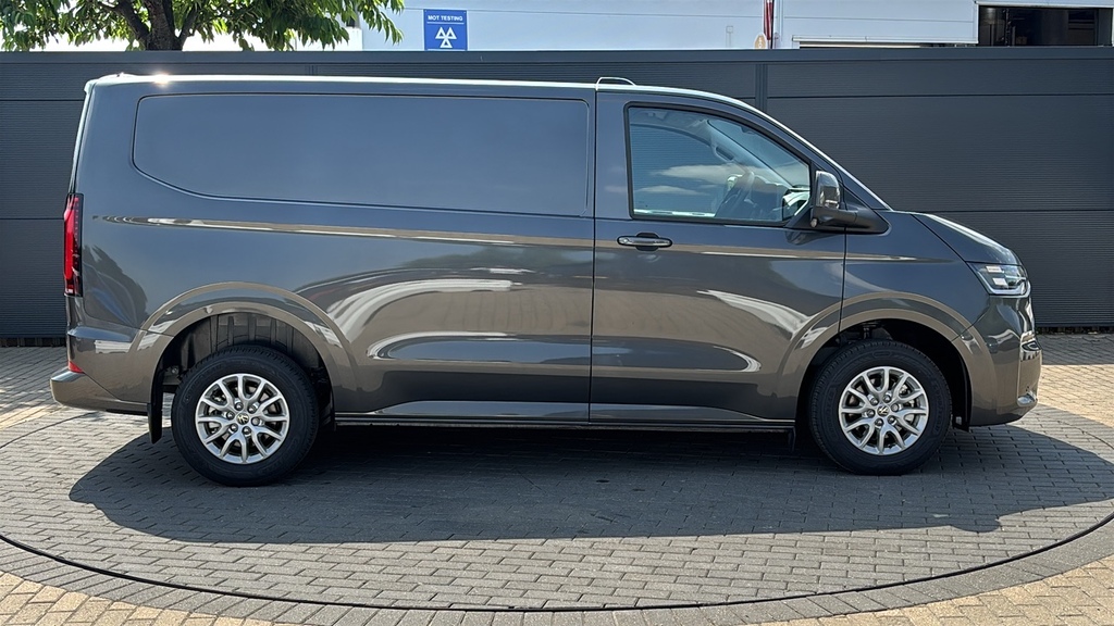 Volkswagen Transporter 2.0 Tdi 150 Commerce Pro Van 4Motion 150 Ps Grey #4
