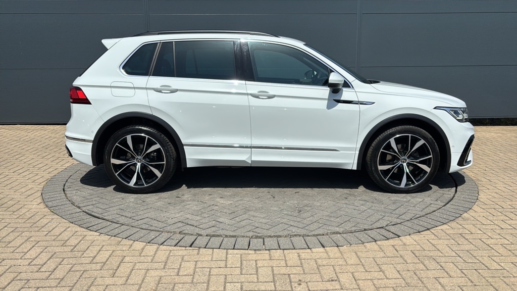 Volkswagen Tiguan 2.0 Tdi R-line Dsg 150 Ps White #4