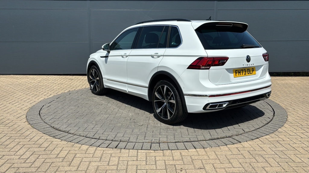Volkswagen Tiguan 2.0 Tdi R-line Dsg 150 Ps White #3