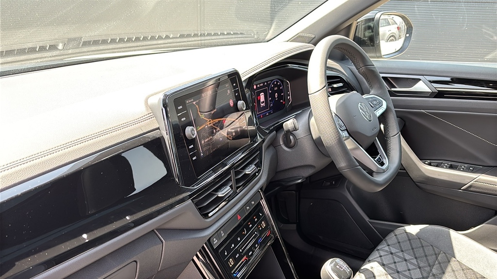 Volkswagen T-Roc 1.5 Tsi Black Edition Plus 150 Ps Grey #2