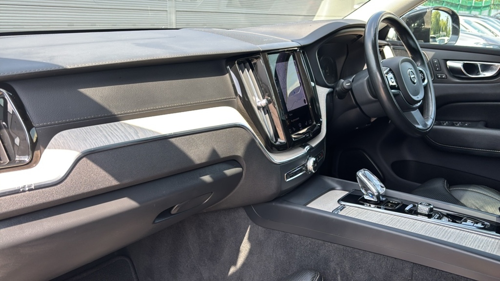 Volvo XC60 2.0 T8 Recharge Phev Inscription Pro Awd Black #2