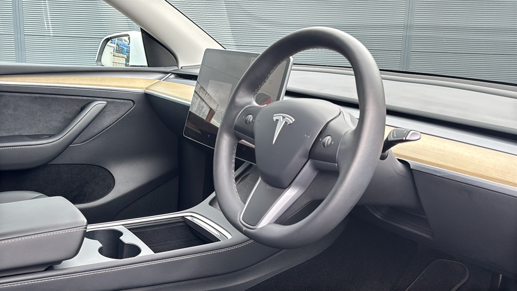Tesla Model Y Long Range Awd 0 Ps White #6