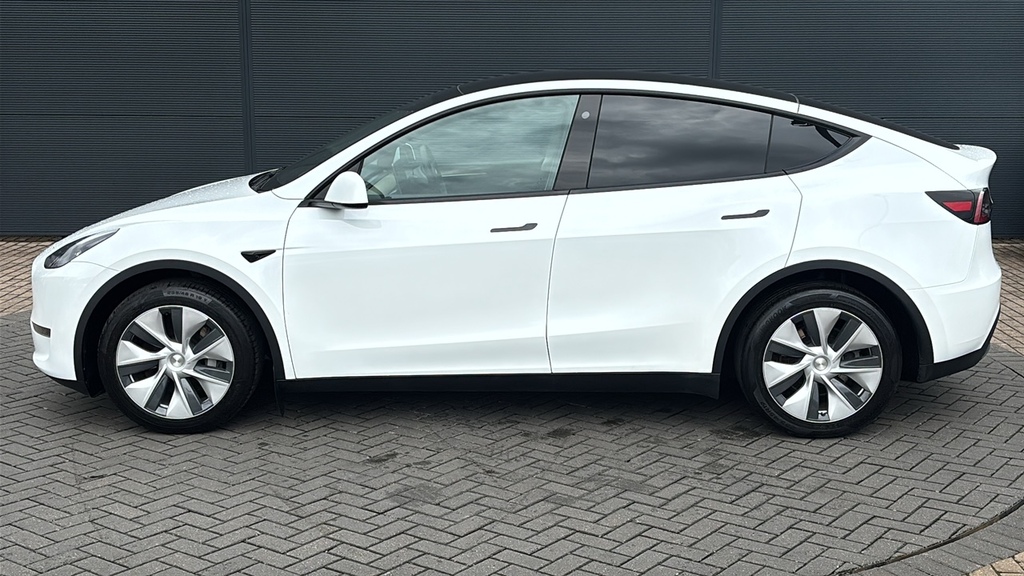 Tesla Model Y Long Range Awd 0 Ps White #4