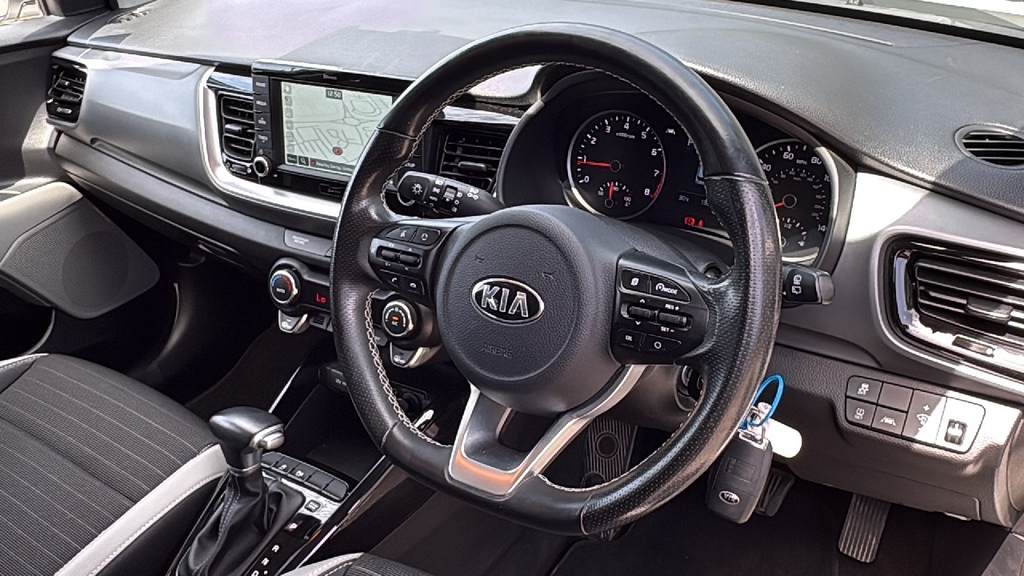Kia Stonic 1.0T Gdi 3 0 Ps White #6