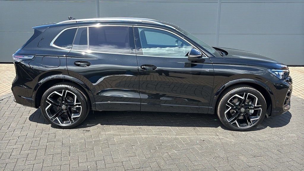 Volkswagen Tiguan 2.0 Tdi R-line Dsg 0 Ps Black #4